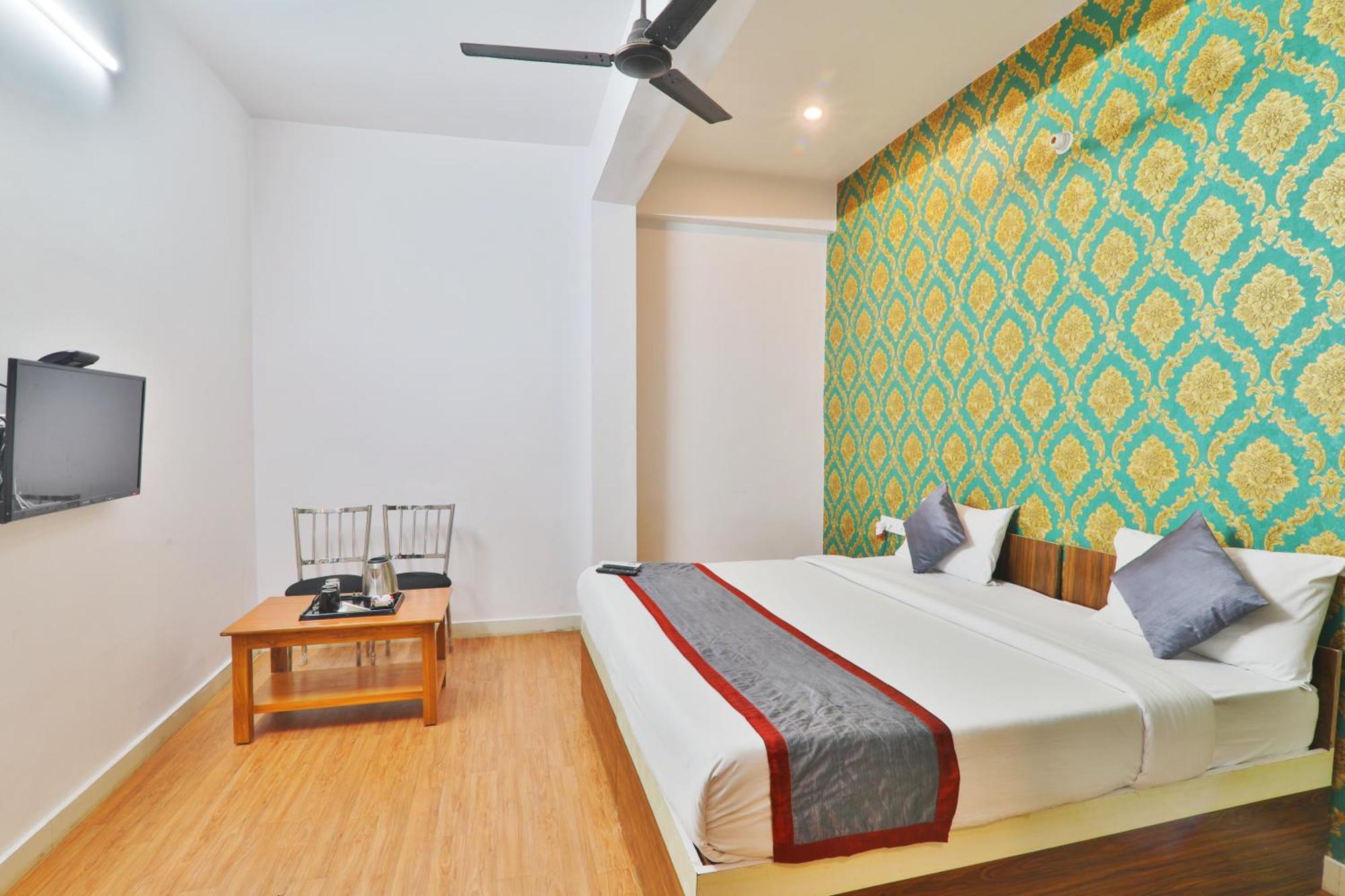 Divine Glory Hotel Lucknow Exterior photo