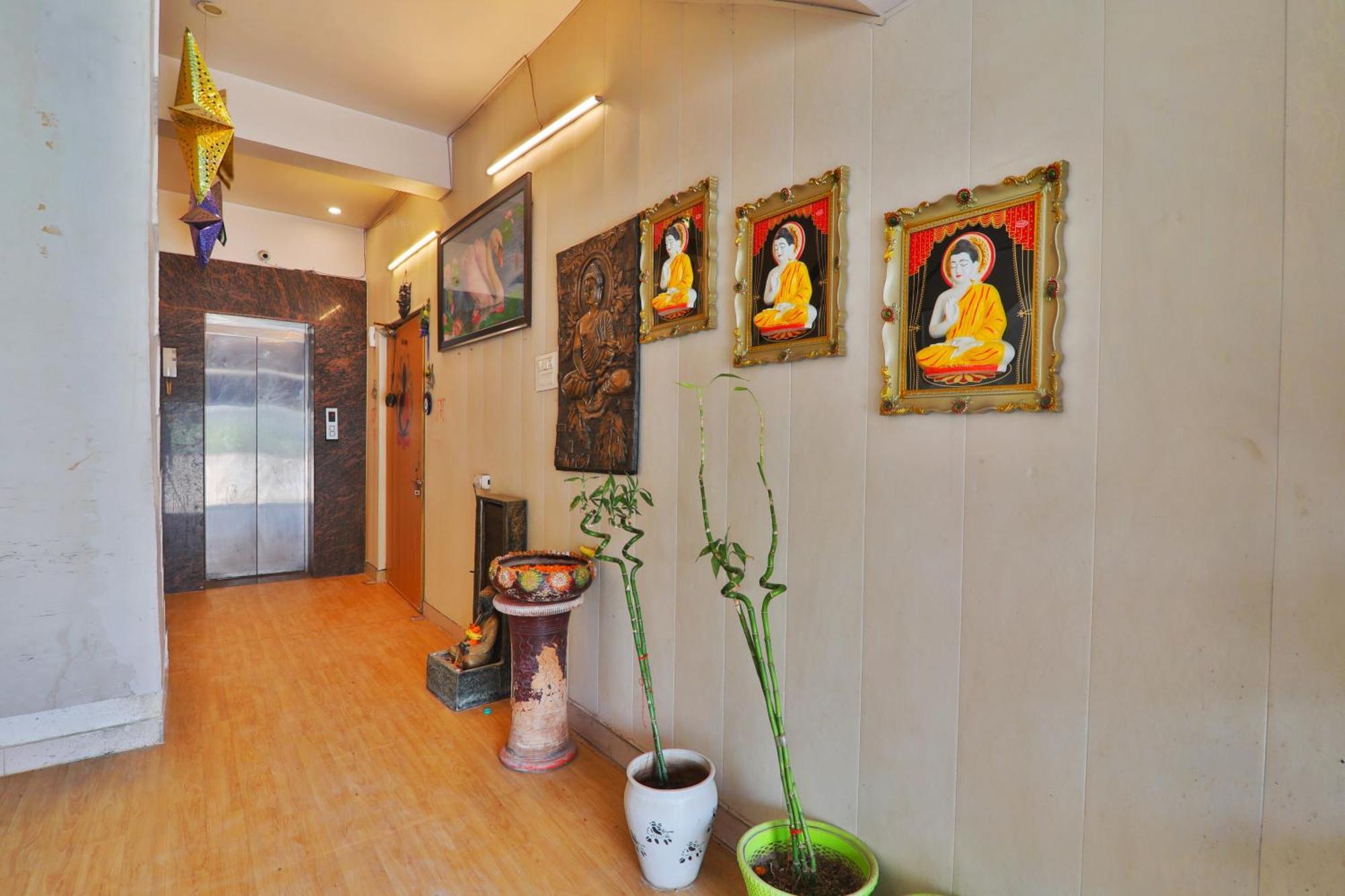 Divine Glory Hotel Lucknow Exterior photo