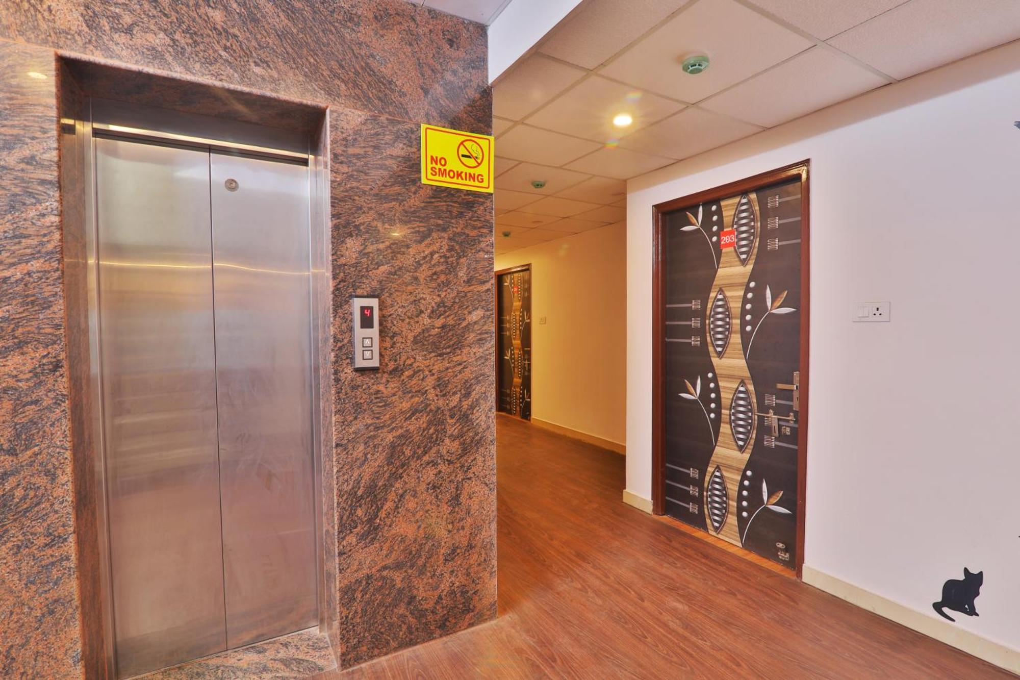 Divine Glory Hotel Lucknow Exterior photo