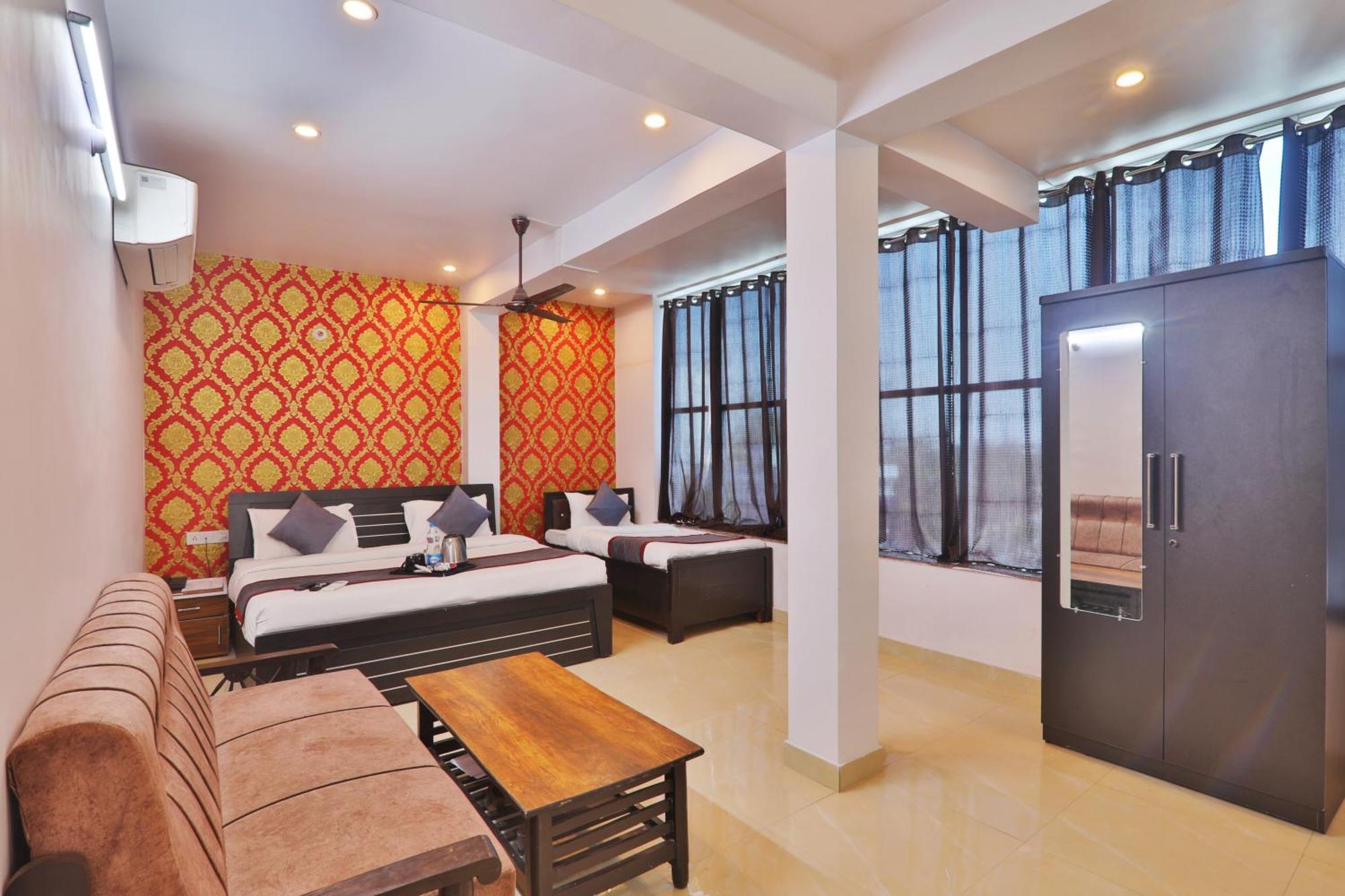 Divine Glory Hotel Lucknow Exterior photo