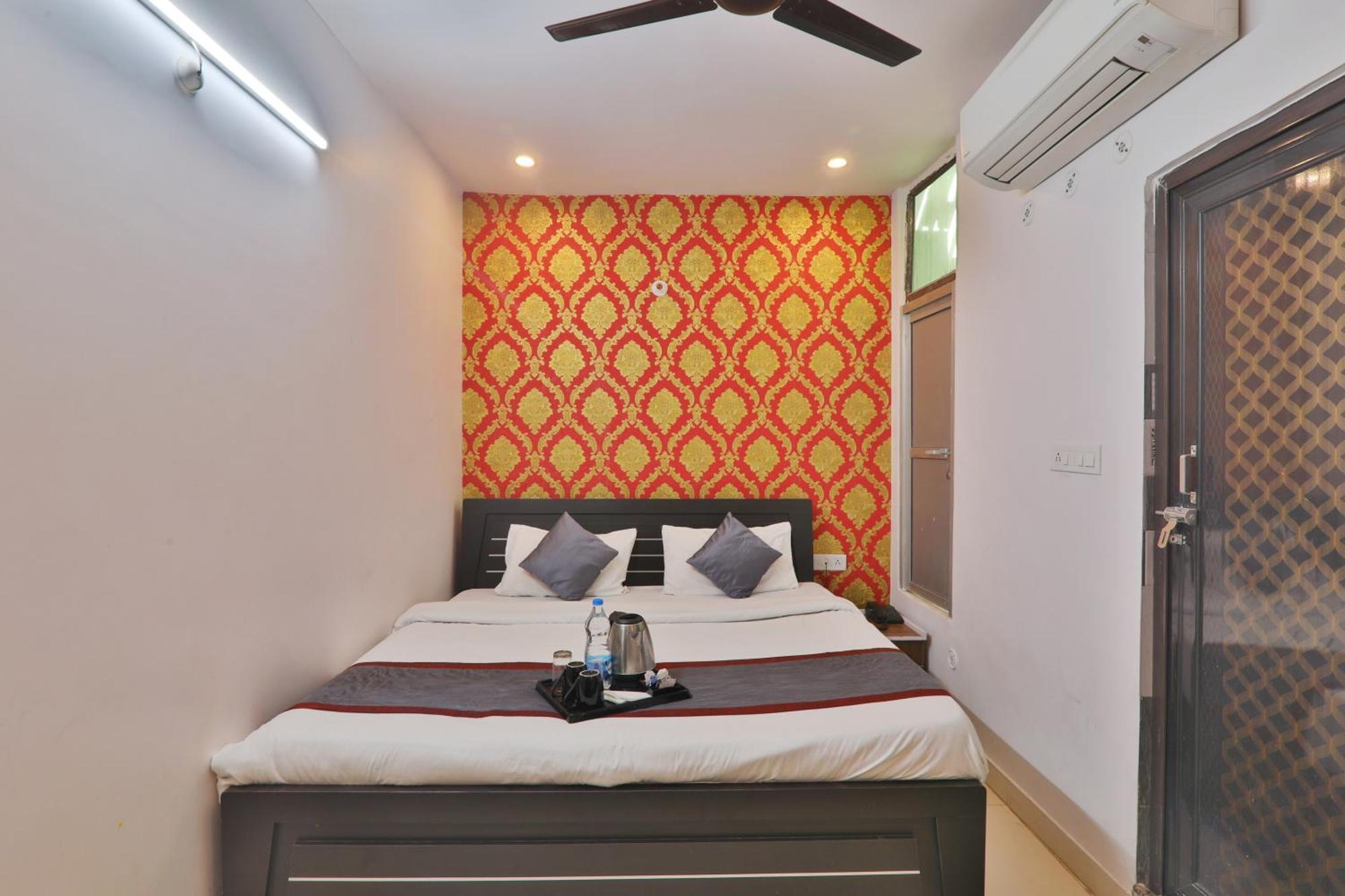 Divine Glory Hotel Lucknow Exterior photo