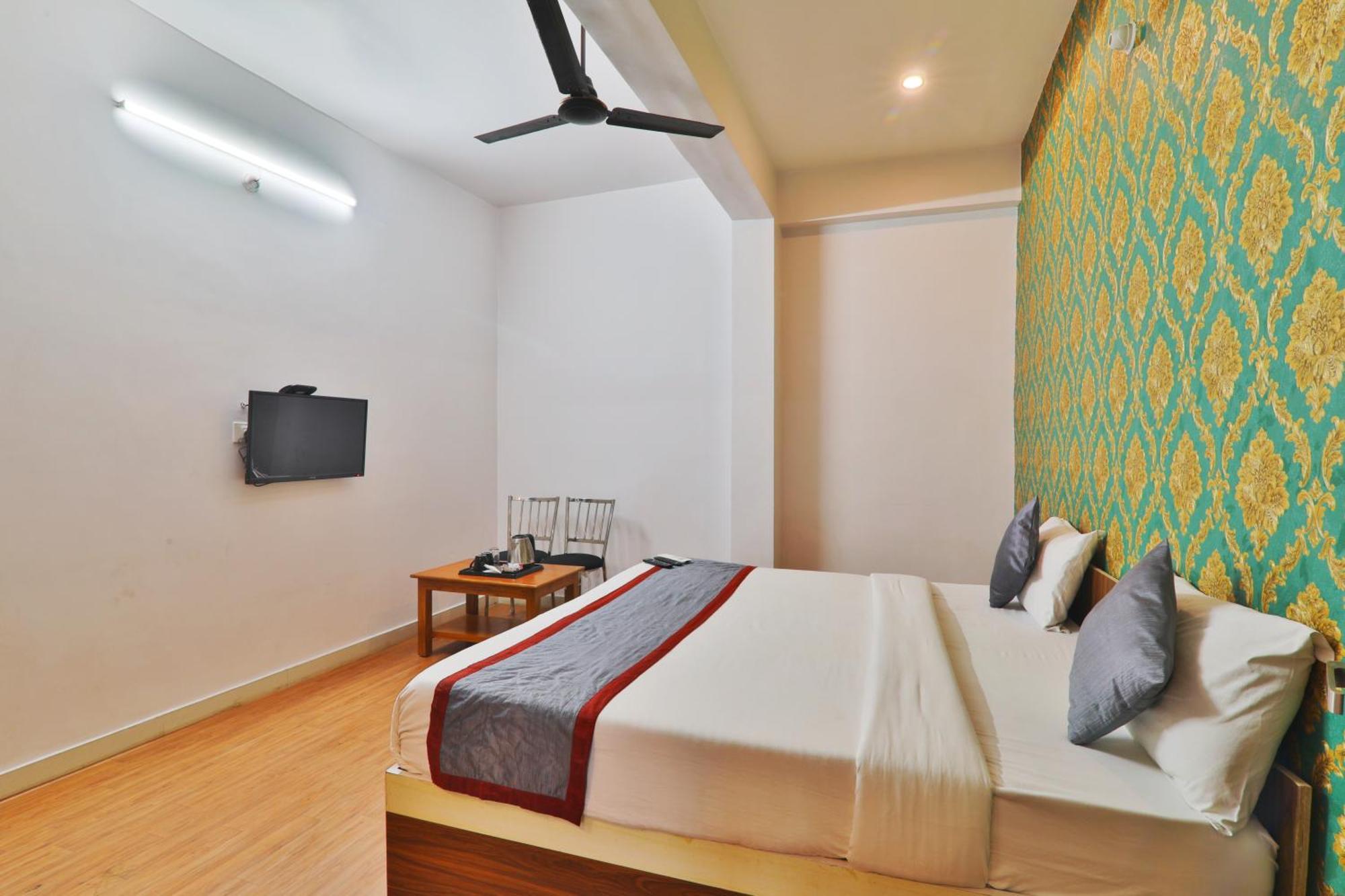 Divine Glory Hotel Lucknow Exterior photo